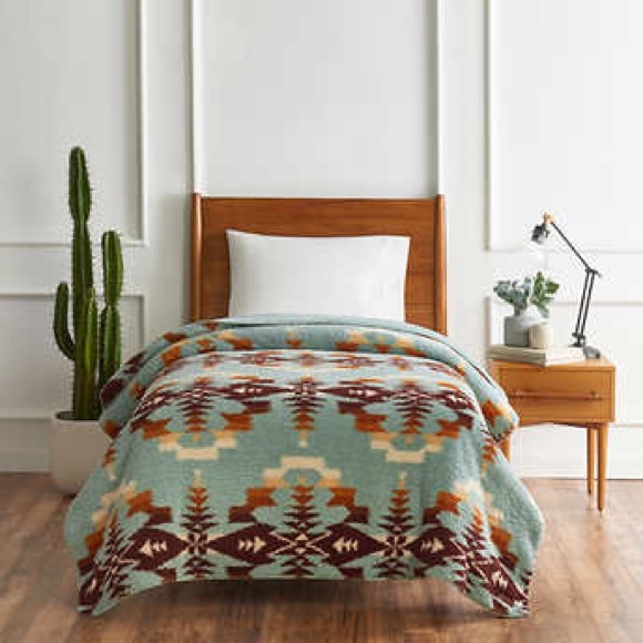 Pendleton Sherpa Fleece Cozy Twin Blanket - Picture 2 of 16